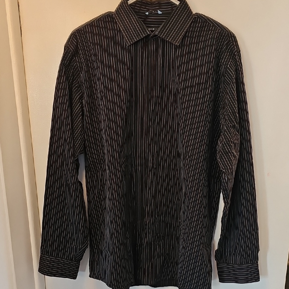 Mens Van Heusen Black Dress Shirt
